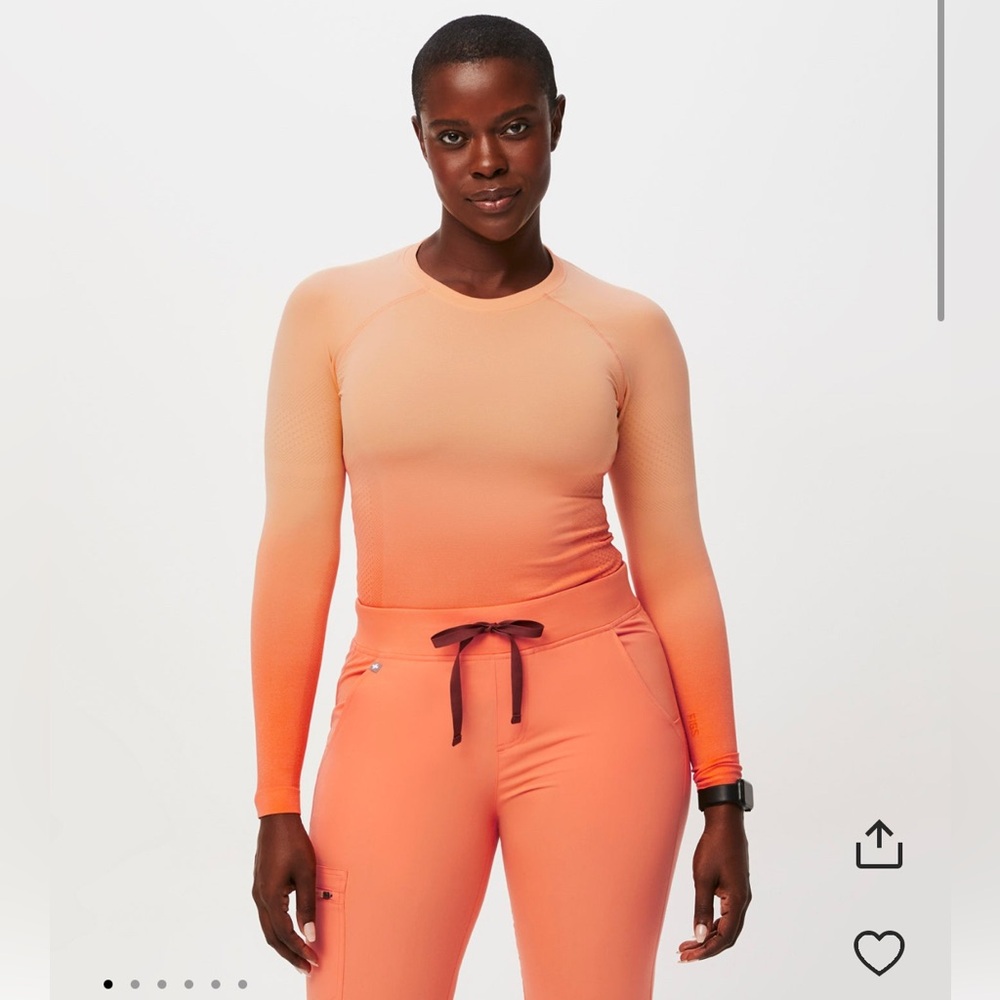 Gorgeous Papaya ombré Salta under scrub! 
Limited edition color size S NWOT.